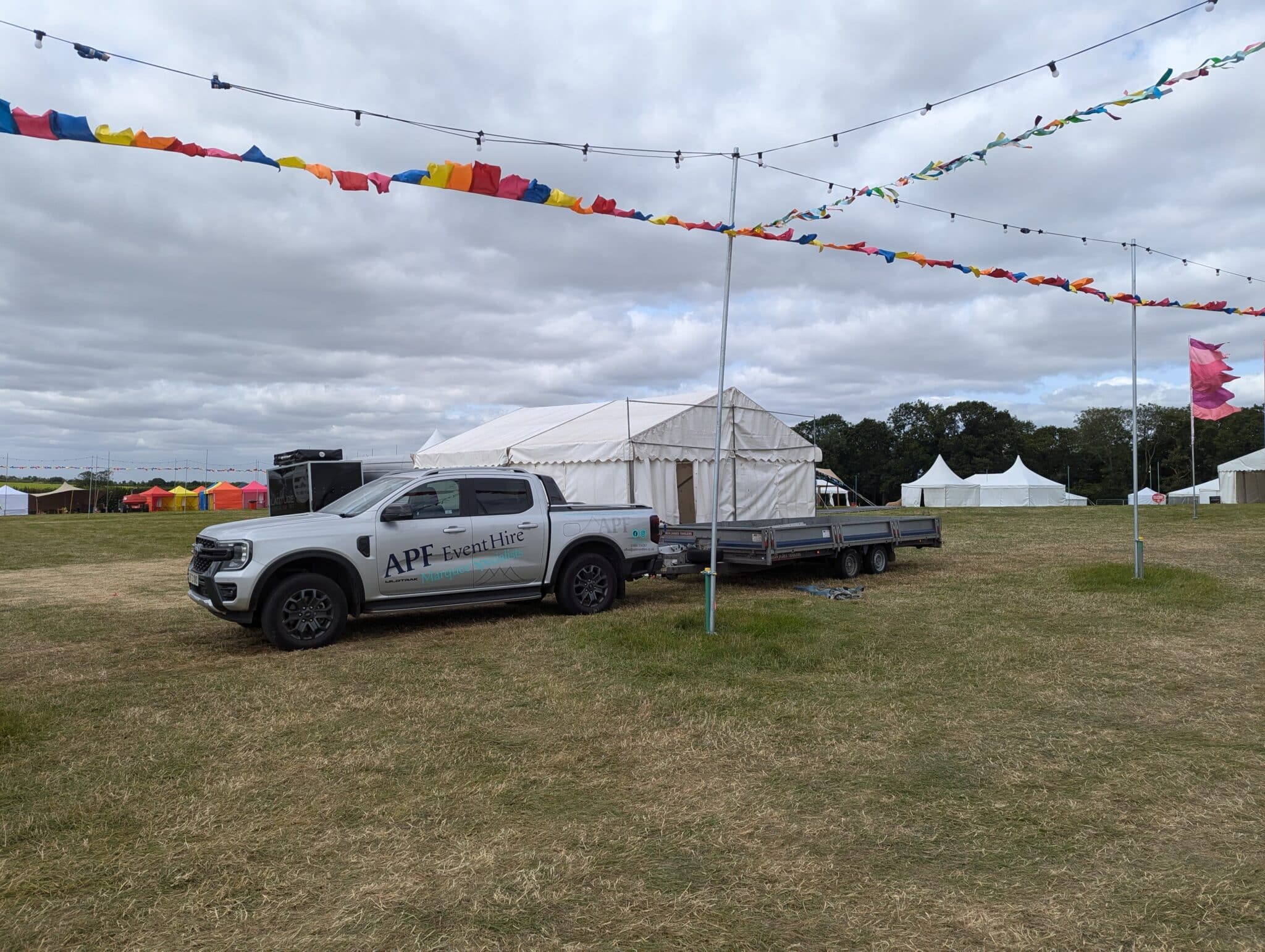 APF Event Hire Supports Comfort Gear/Sketchers Shoes at Carfest: The UK’s Biggest Family Fundraising Festival